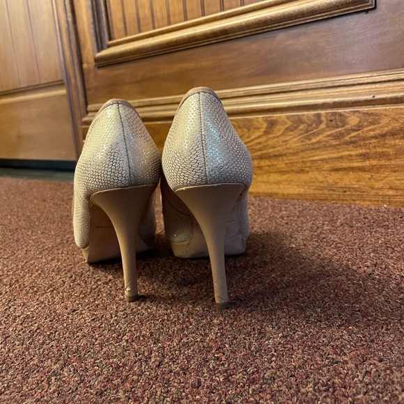 Gold Antonio melani heels sz 7.5 - Picture 4 of 9